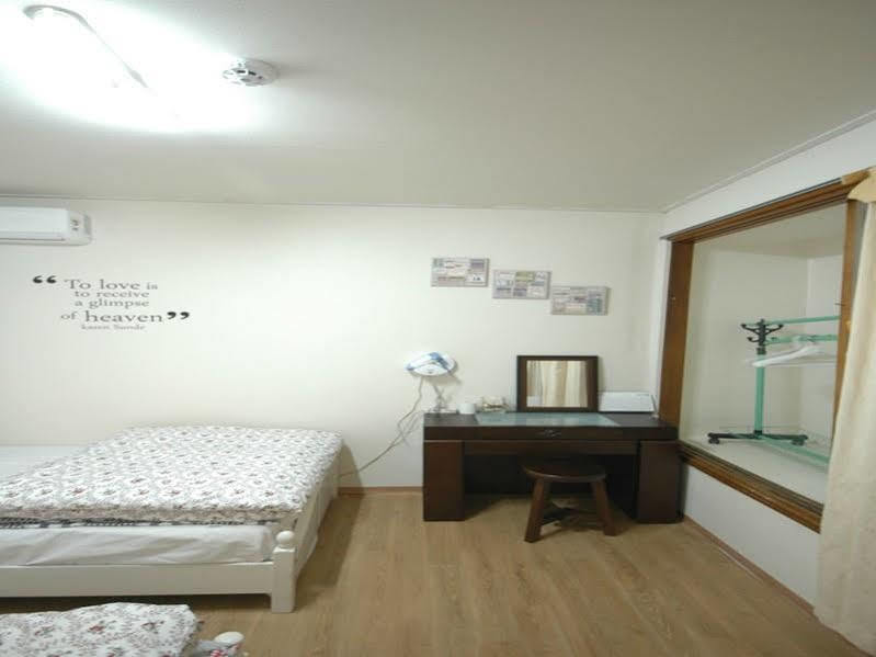 Casa Mini Hotel Кёнджу Экстерьер фото